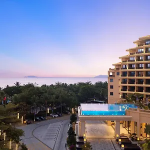 Отель Golden Phoenix Seaview *****